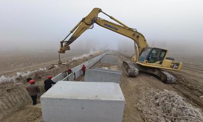 芳草湖農(nóng)場(chǎng)8.6萬(wàn)畝高標(biāo)準(zhǔn)農(nóng)田建設(shè)助力農(nóng)業(yè)提質(zhì)增效